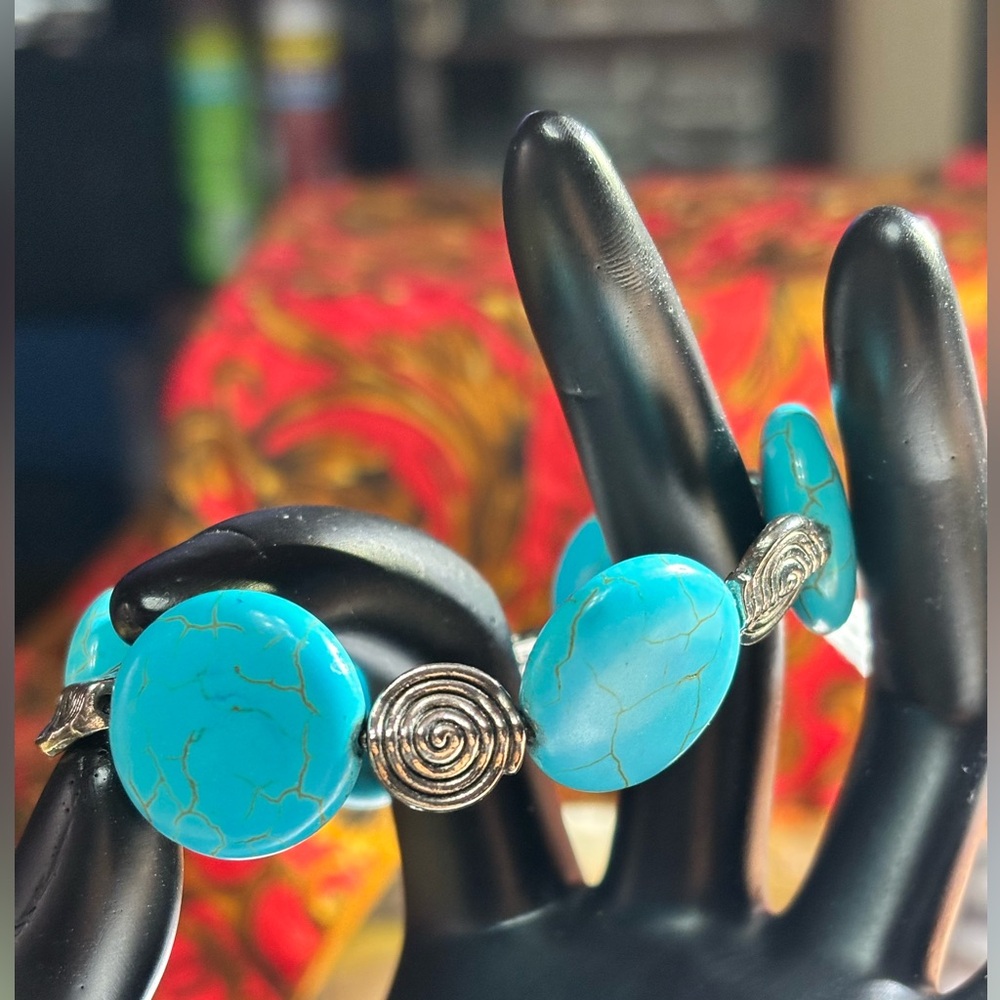 Handmade Turquoise Stretch Bracelet - Picture 4 of 9